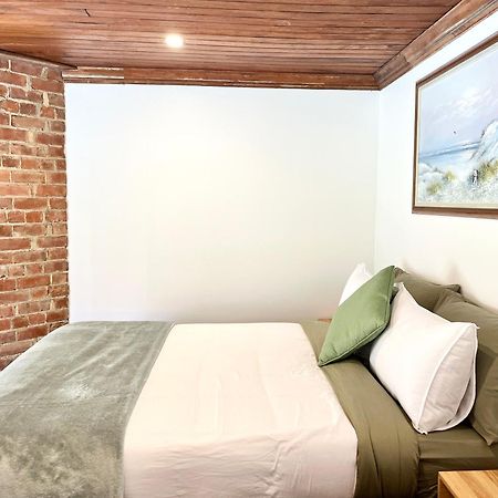 Opoho Heritage Guest Suite 더니든 외부 사진